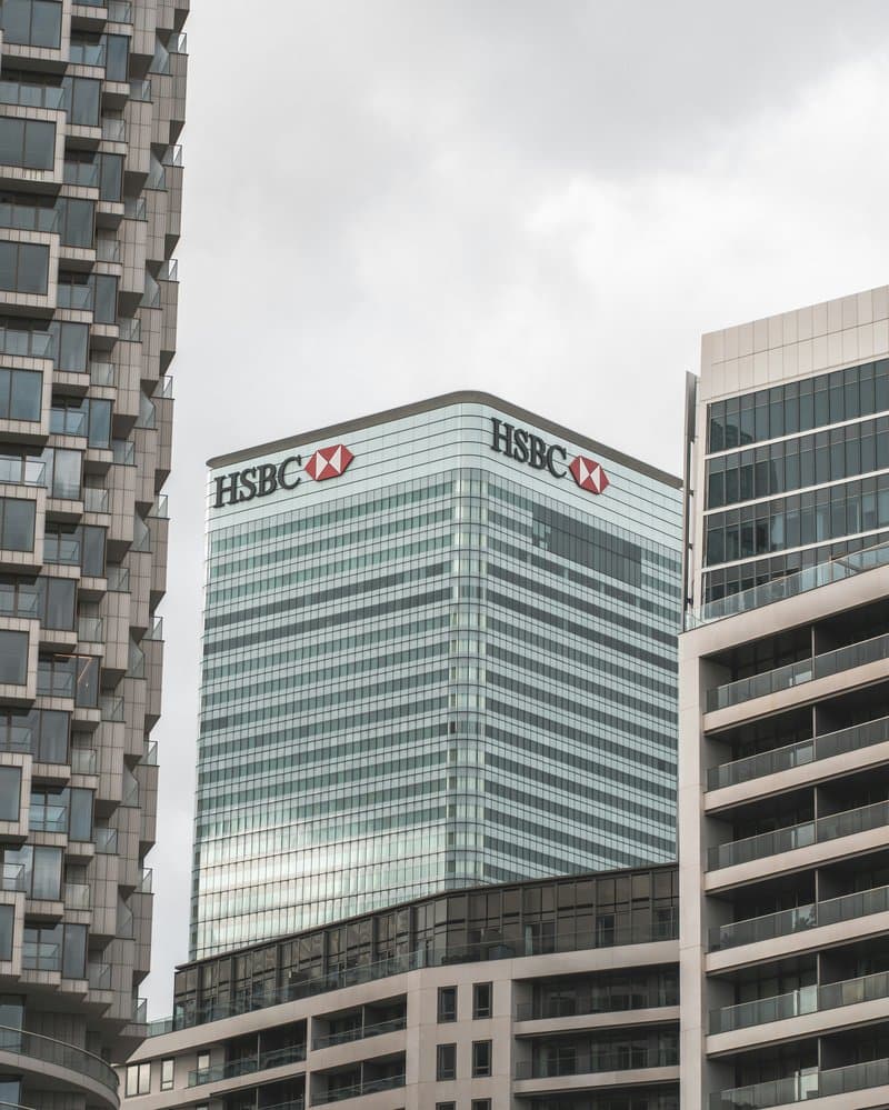 ธนาคาร HSBC ชี้ให้เห็นว่าค่าเงินปอนด์อาจมีการปรับตัวลงต่อเนื่อง ขึ้นอยู่กับว่าจะสามารถรักษาระดับที่ 1.30 ได้หรือไม่
