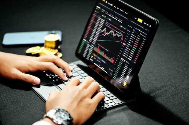 Chia nhỏ cổ phiếu (Stock Split) là gì? Một số câu hỏi thường gặp về chia nhỏ cổ phiếu