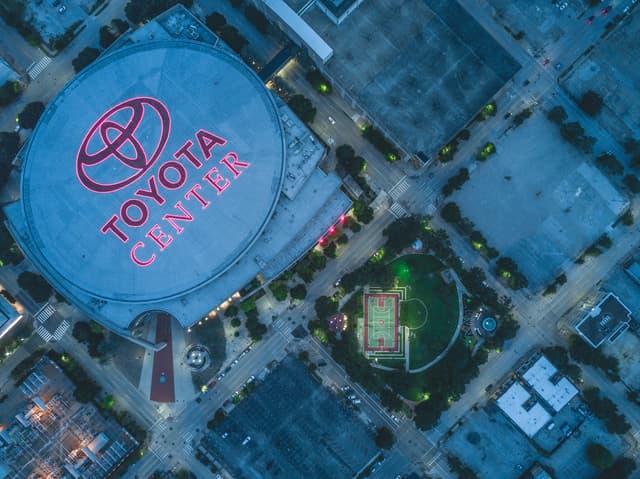 Toyota Motors announced the initiation of a stock buyback plan worth approximately $5.16 billion.