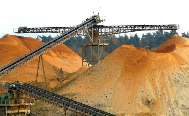 Tập đoàn khai thác BHP và Lundin Mining của Canada cùng mua lại công ty Filo Nam Mỹ.