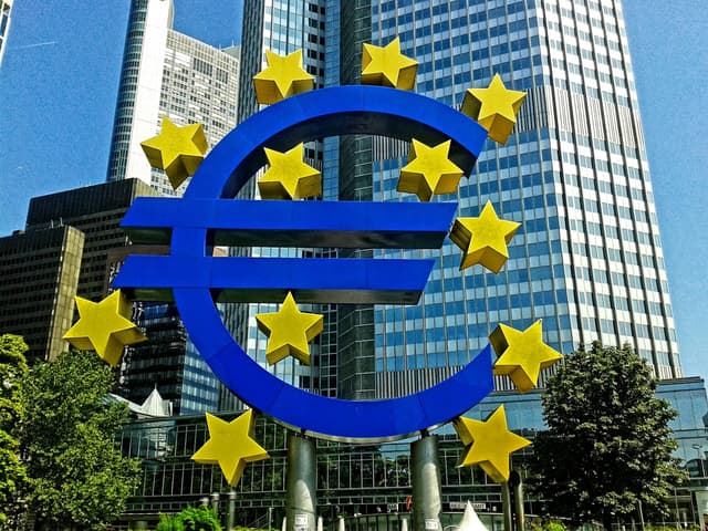 Kinh tế gia: Ngân hàng Trung ương châu Âu (ECB) sẽ tạm ngừng tăng lãi suất vào tháng Chín.