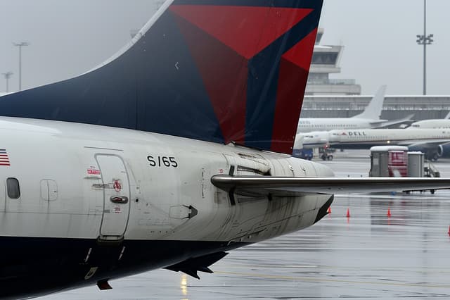Amazon Partners with Delta for In-Flight Wi-Fi, Challenging SpaceX Starlink