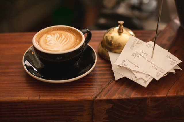 What is an OCO order? Key points to understand about One Cancels The Other orders.